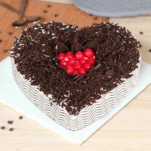 heart-shape-black-forest-cake-choco-chips-and-cherries