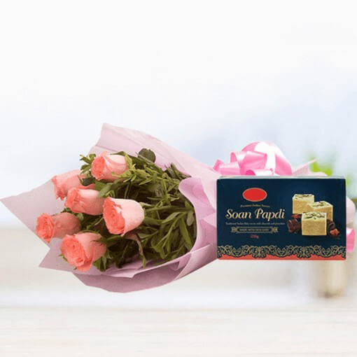 pink-roses-bouquet-soan-papdi-box