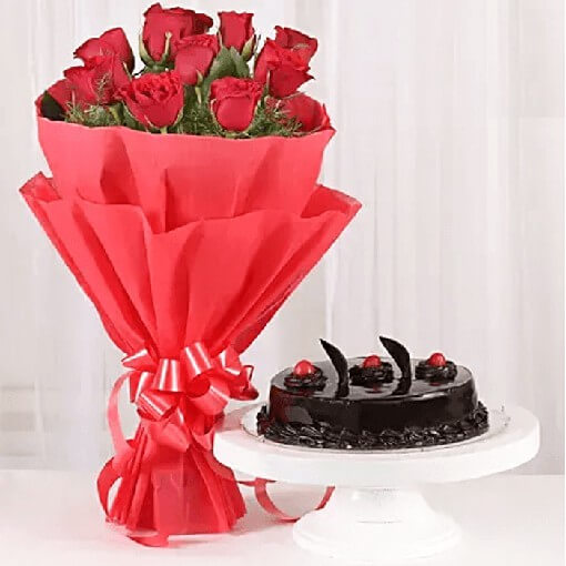 red-roses-with-cake-standard-cake-plaza